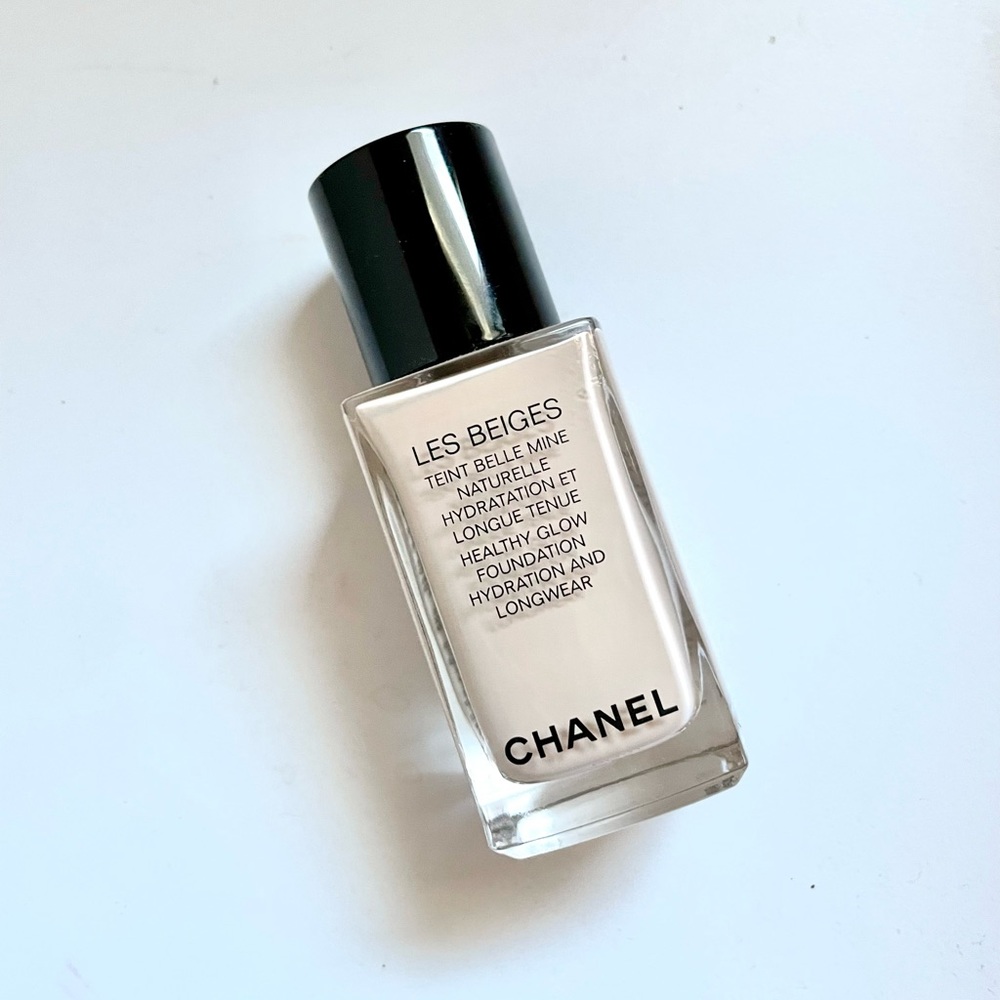 Chanel Les Beiges Healthy Glow Foundation